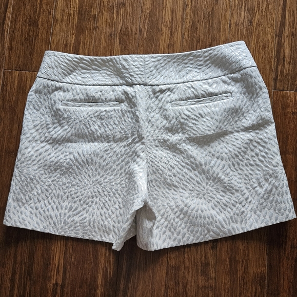 Limited Cassidy Fit Short - Picture 2 of 9